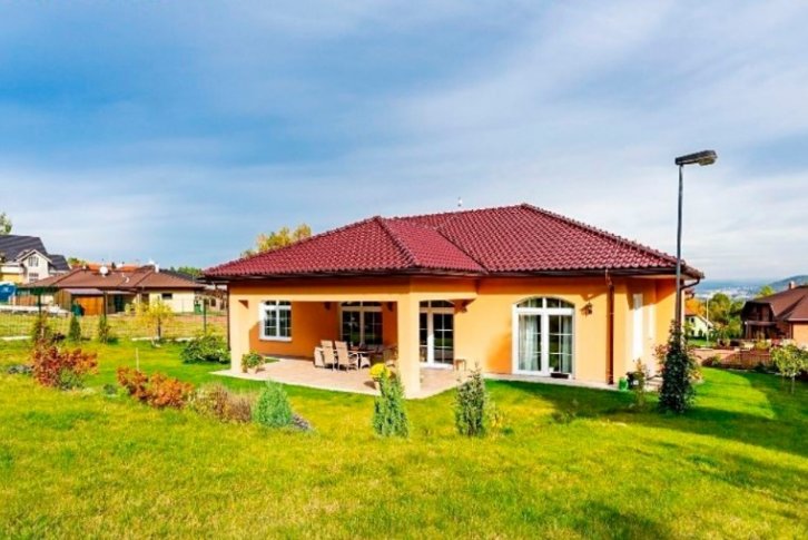 Домик в чехии купить недорого аренда недвижимости на шри ланке