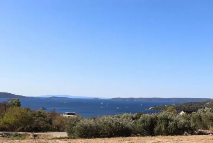 Land plot on brac, Croatia