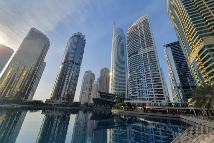    Jumeirah Lakes Towers, 
