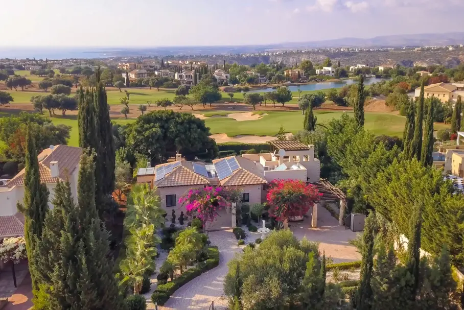 ��� � Aphrodite Hills, ����