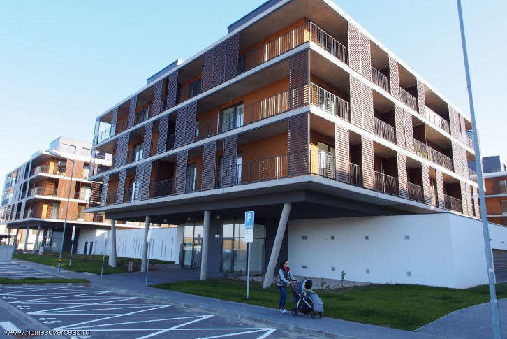 Братислава недвижимость цены дом в болгарии на берегу моря купить